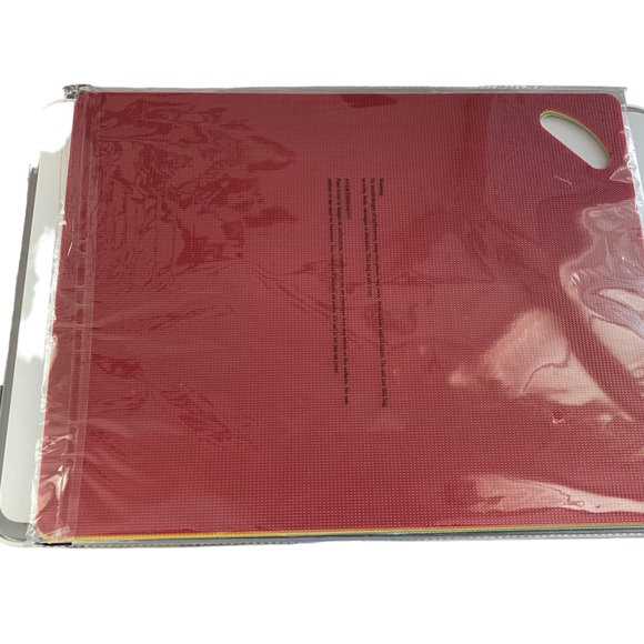 Epare 4-Pc. Color-Coded Cutting Board Set - NEW IN PACKAGE - Picture 7 of 8